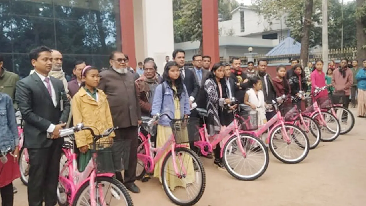 ডিজিটাল বাংলাদেশ গড়তে বিজ্ঞান শিক্ষার বিকল্প নেই
