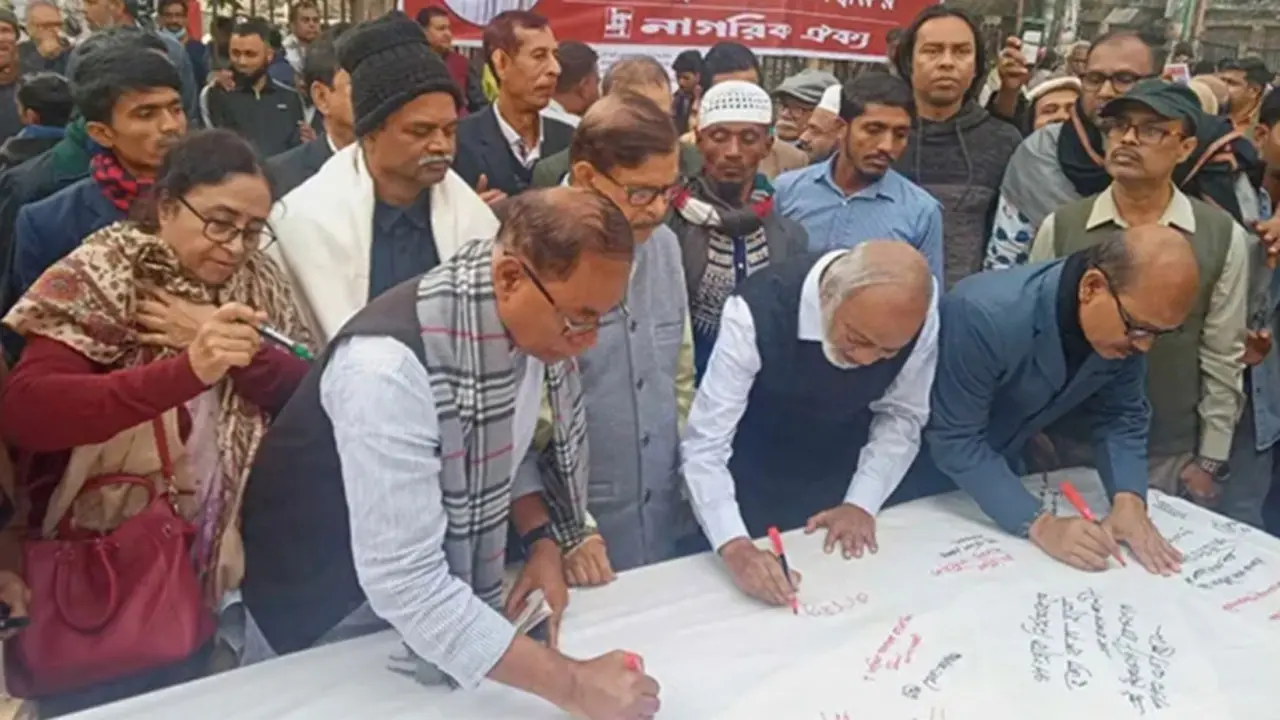 দেশে গণতন্ত্র ব্যতীত অন্য কোনো পদ্ধতি চলবে না : মঈন খান