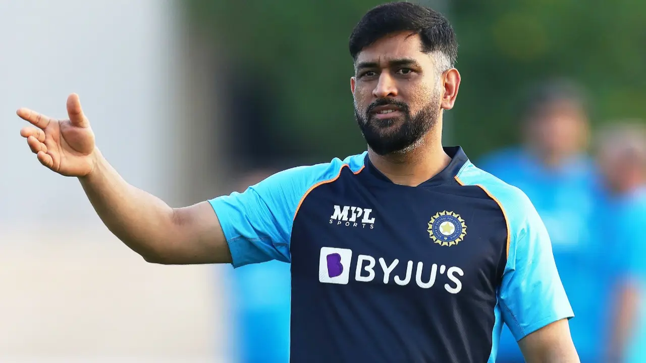 ‘১৫ কোটি রুপি’ প্রতারণার শিকার ধোনি