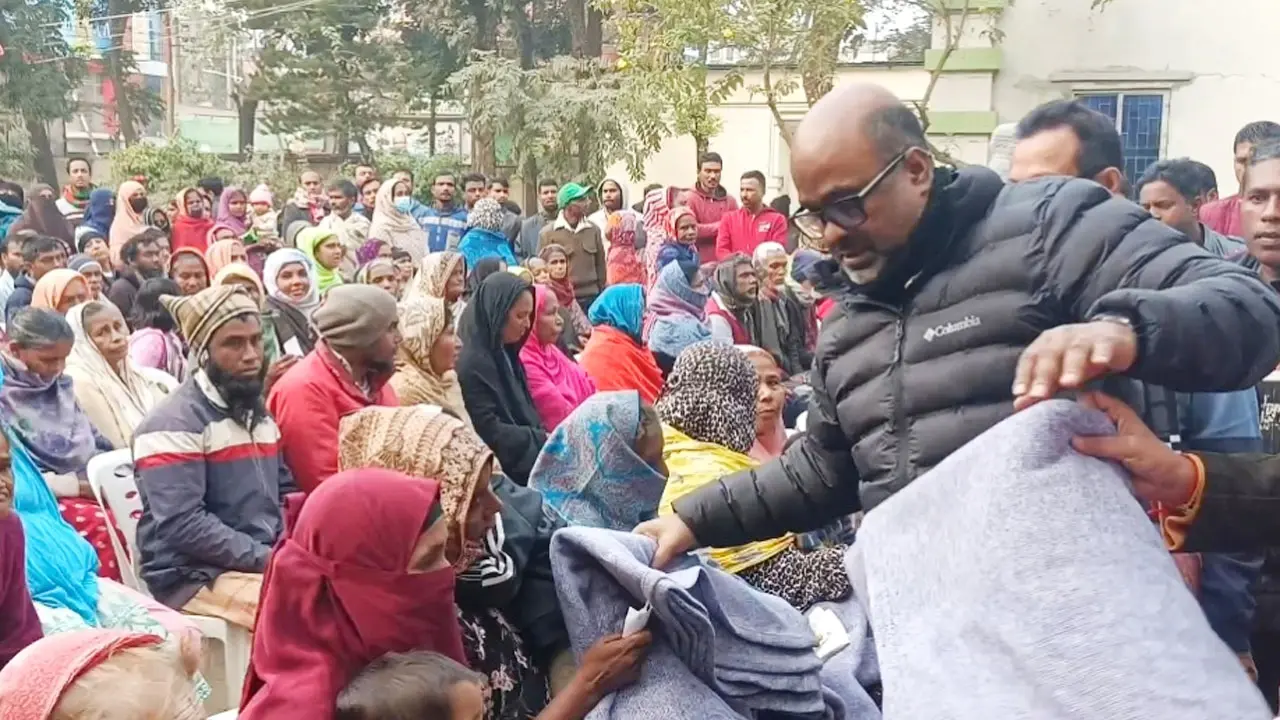 সংবর্ধনা না নিয়ে শীতার্তদের পাশে এমপি শান্ত