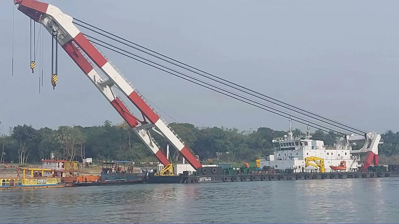 তিন দিনেও উদ্ধার হয়নি ফেরি রজনীগন্ধা