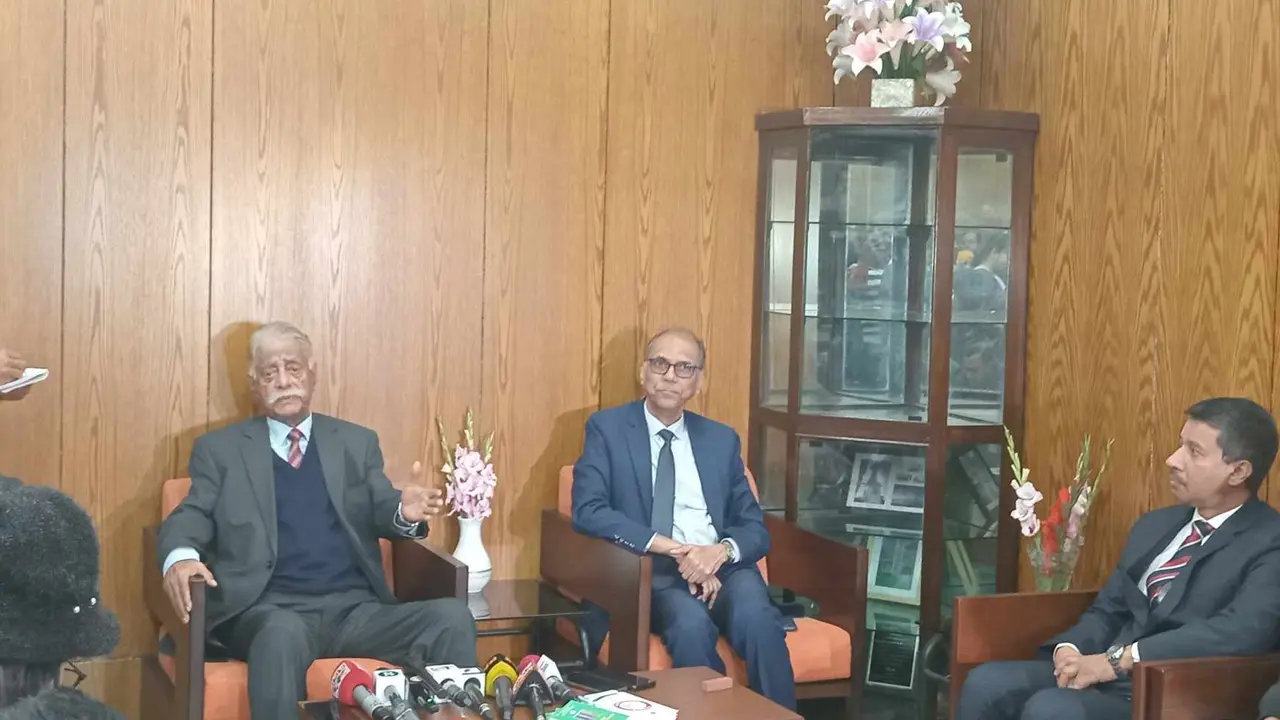 কাজ সময়মতো শেষ করতে হবে, কোনো ছাড় নয়