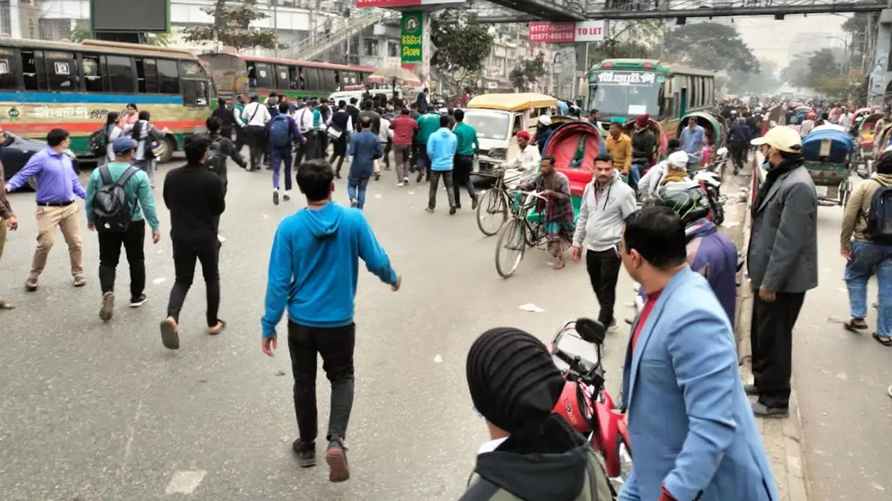 ঢাকা কলেজ-সিটি কলেজ শিক্ষার্থীদের মধ্যে দফায় দফায় সংঘর্ষ