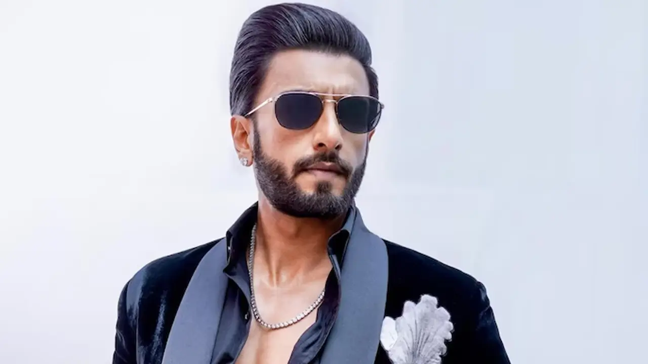 লাক্ষাদ্বীপের প্রচার করতে গিয়ে ভুল, তোপের মুখে রণবীর