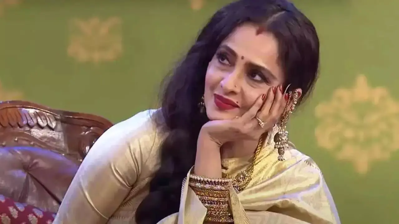 এক মিনিটের জন্য ৮ কোটি নিয়েছিলেন রেখা!