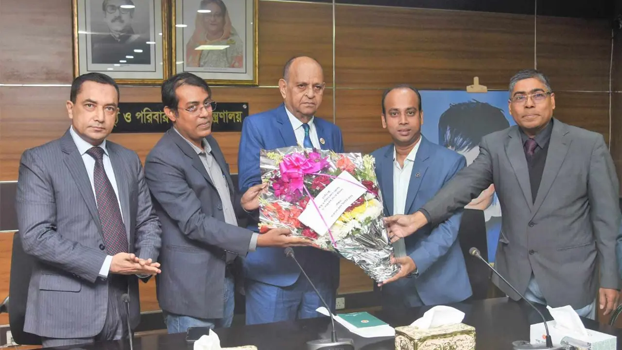 চিকিৎসা পেতে মানুষের যে কষ্ট সেটি কমানোর চেষ্টা করব