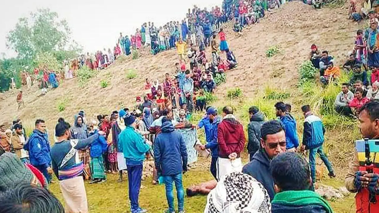 সেতুর পাশে মিলল বালু শ্রমিকের মরদেহ 