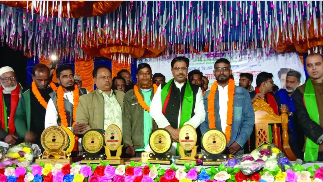 শেরপুরে বিএনপির ১৪ নেতাকর্মী যোগ দিলেন আওয়ামী লীগে