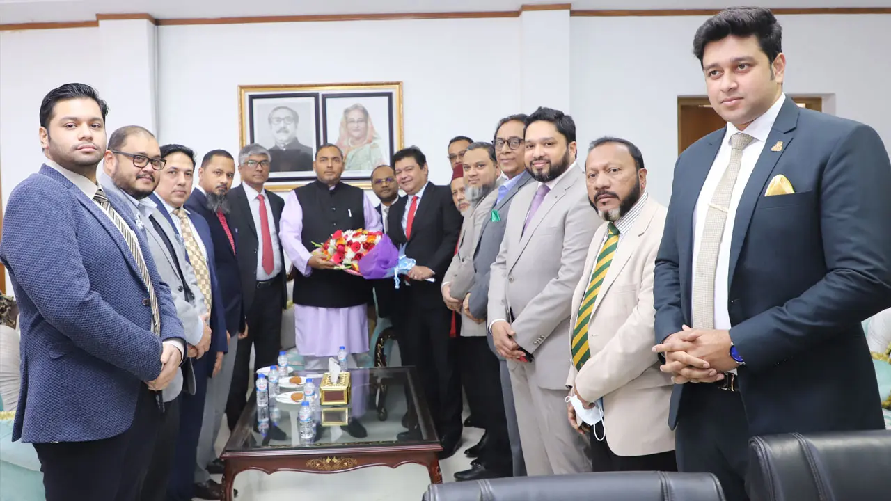 বাজার স্থিতিশীল রাখতে ব্যবসায়ীদের সহযোগিতা চাইলেন প্রতিমন্ত্রী