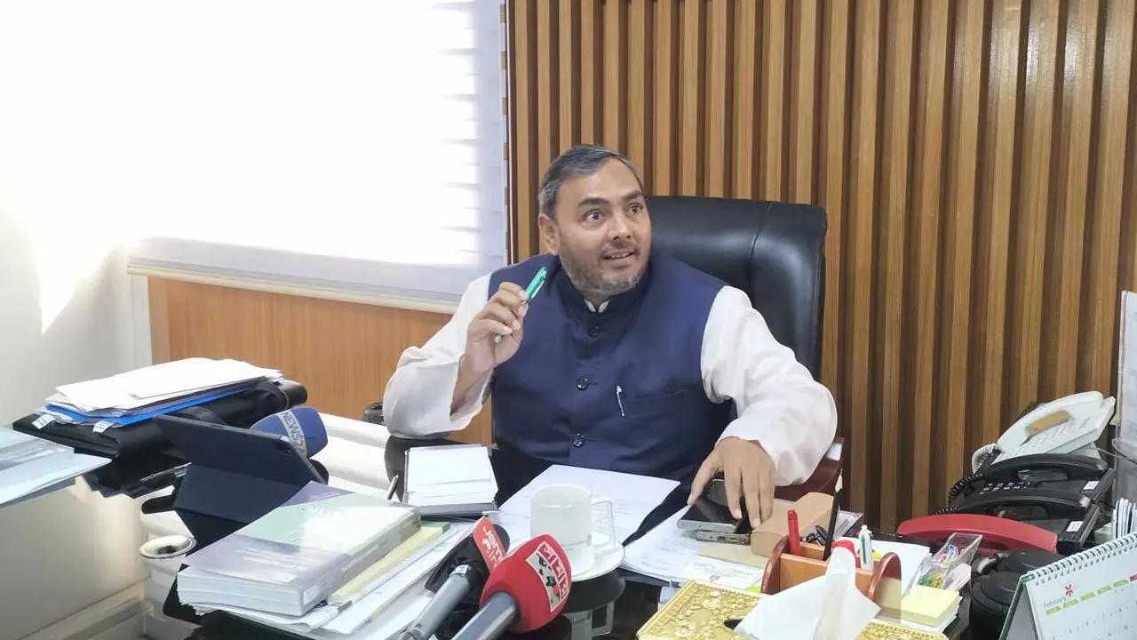 এখনো কমেনি চার পণ্যের শুল্ক, যা বললেন বাণিজ্য প্রতিমন্ত্রী 