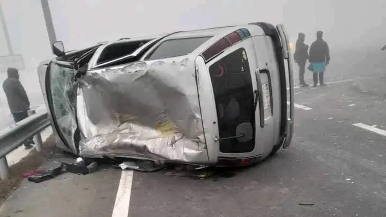 ঘন কুয়াশায় বঙ্গবন্ধু টানেলে দুর্ঘটনা