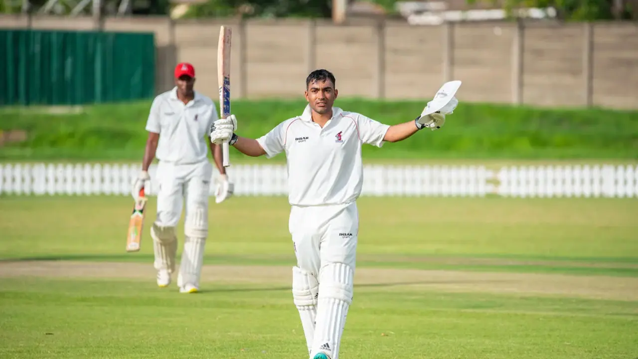 ট্রিপল সেঞ্চুরিতে ইতিহাস গড়লেন এক পাইলট
