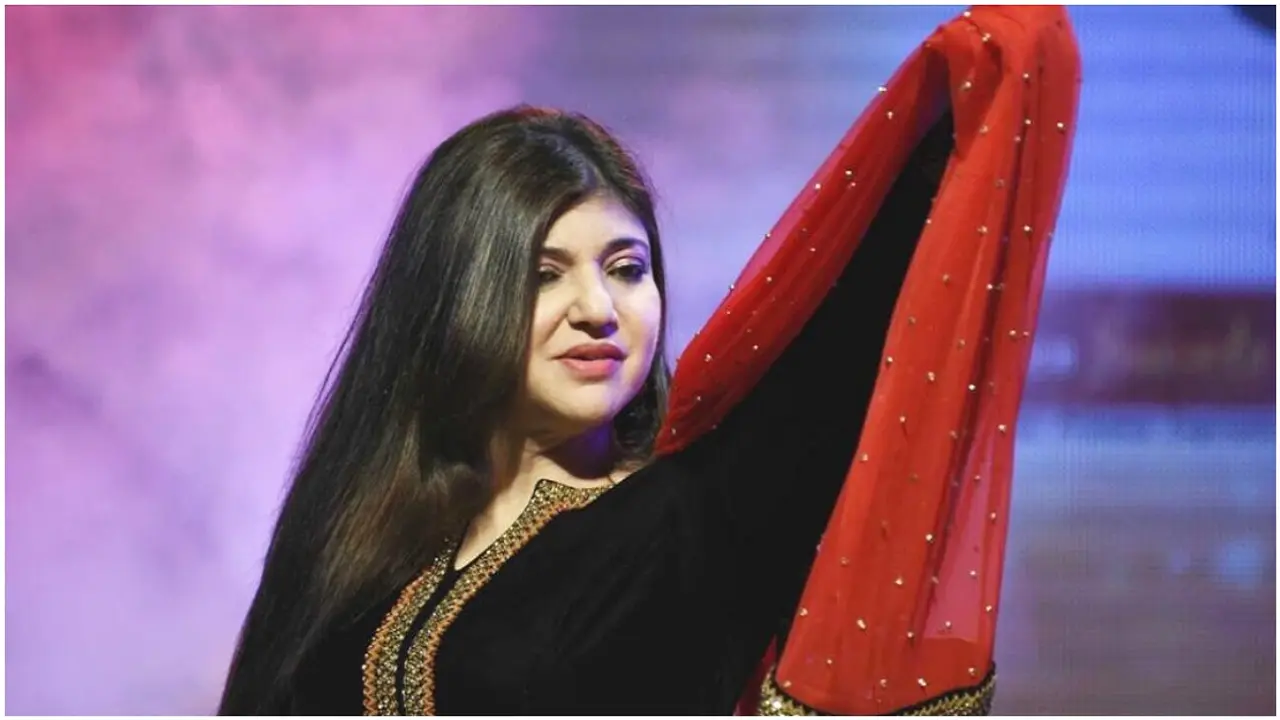 ৩৫ বছর ধরে আলাদা, তবুও স্বামীকেই ভালোবাসেন জনপ্রিয় গায়িকা