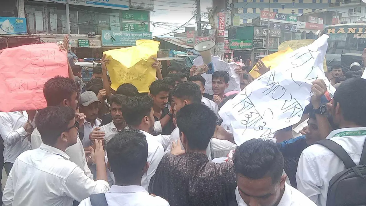 কক্সবাজারে কোটা আন্দোলনকারী ও ছাত্রলীগের সংঘর্ষ