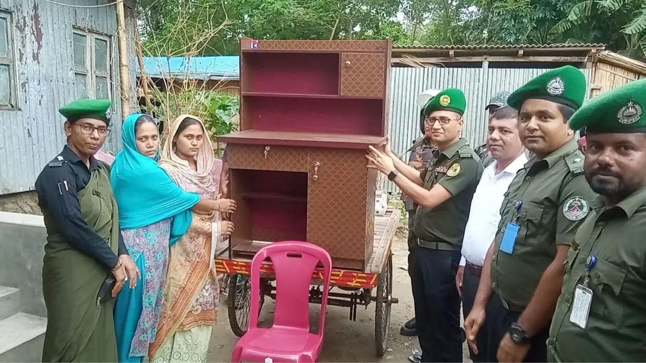বাল্যবিয়ের পিঁড়িতে না বসে কলেজে পড়ার স্বপ্ন পূরণ হাবিবার