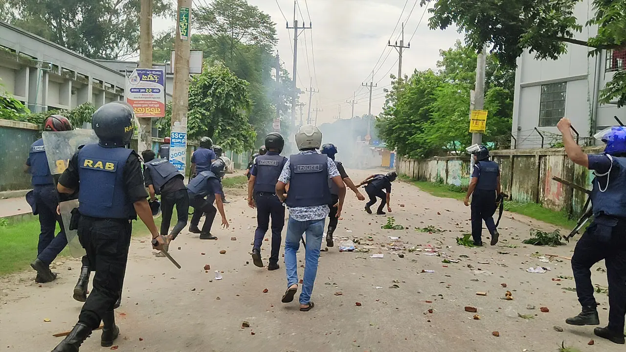 আন্দোলন-সহিংসতা : নীলফামারীতে ৪ মামলায় গ্রেপ্তার ৬২