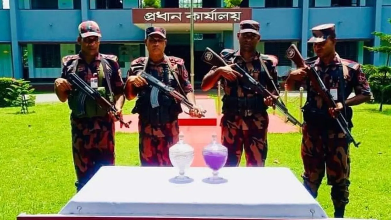 সীমান্ত থেকে ১৬ কোটি টাকার সাপের বিষ উদ্ধার