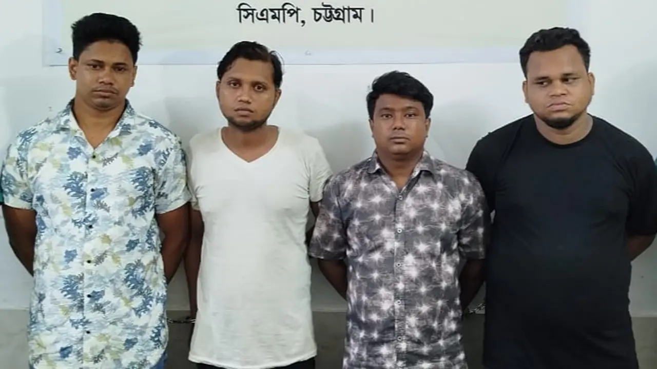 রিয়াজউদ্দিন বাজারে ত্রাসের রাজত্ব কায়েম করে ওরা