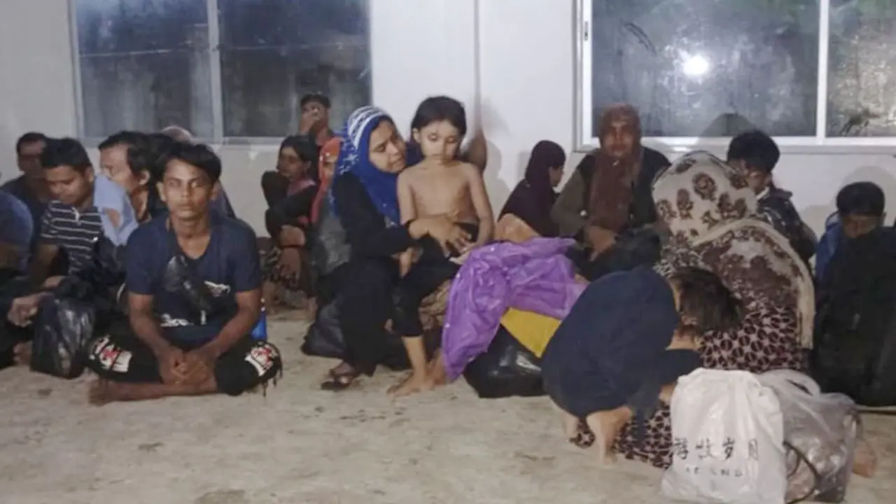 সেন্টমার্টিনে মিয়ানমারের দুই সেনা ও ৩১ রোহিঙ্গার অনুপ্রবেশ 