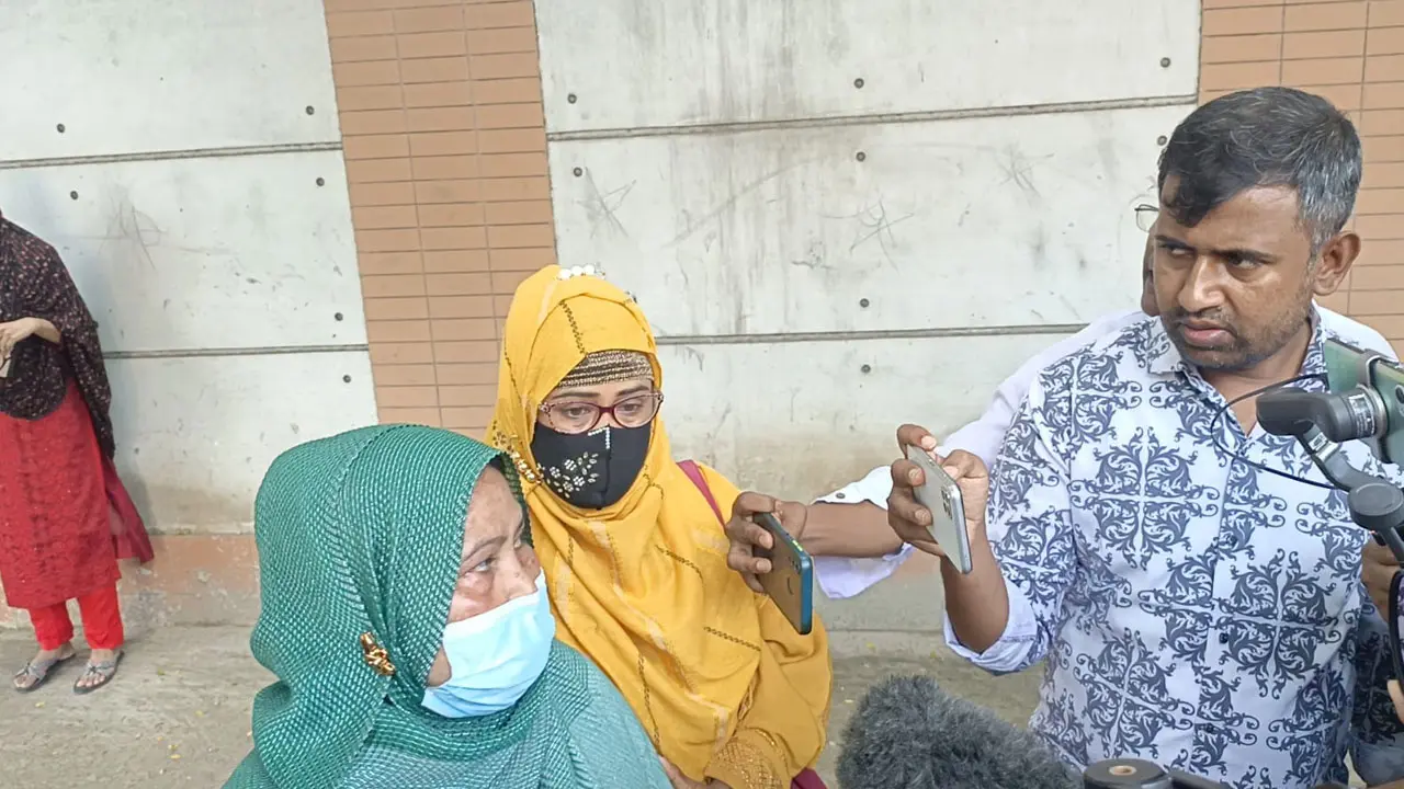 ডিবি কার্যালয়ে ঢুকতে পারেনি নাহিদের পরিবার