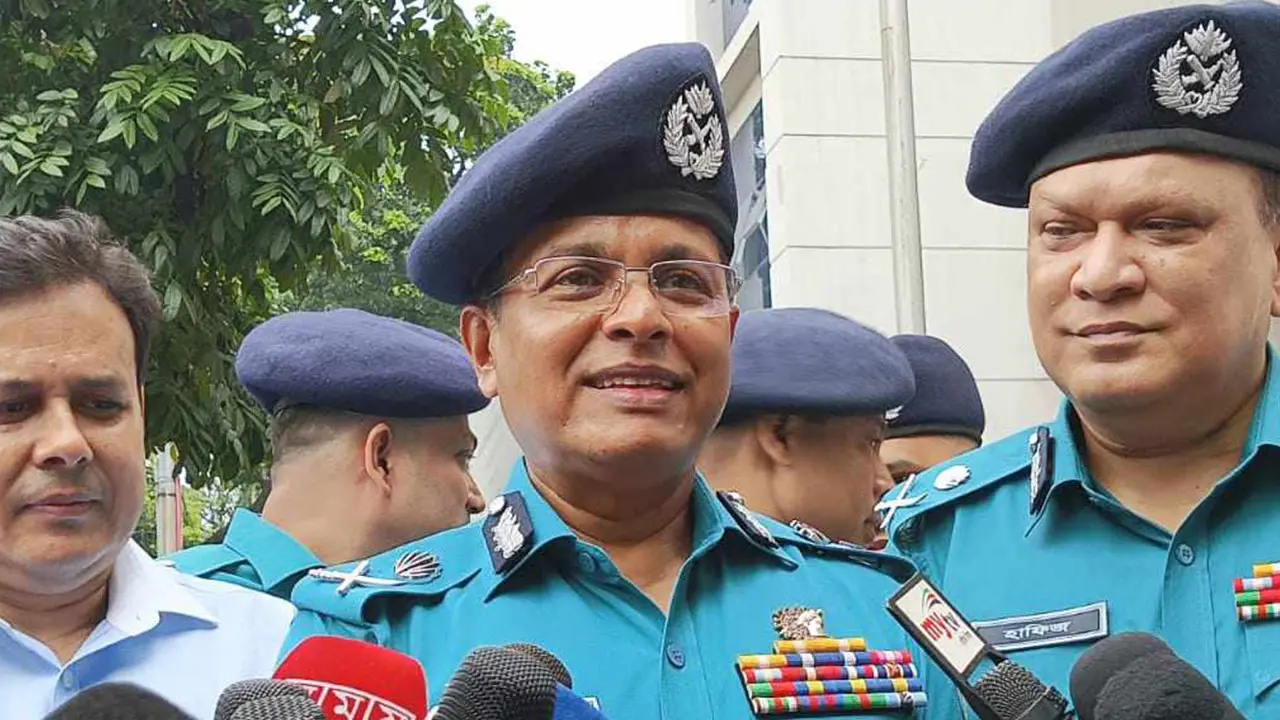 অনলাইনে জঙ্গি তৎপরতা পুলিশের বড় চ্যালেঞ্জ : ডিএমপি কমিশনার