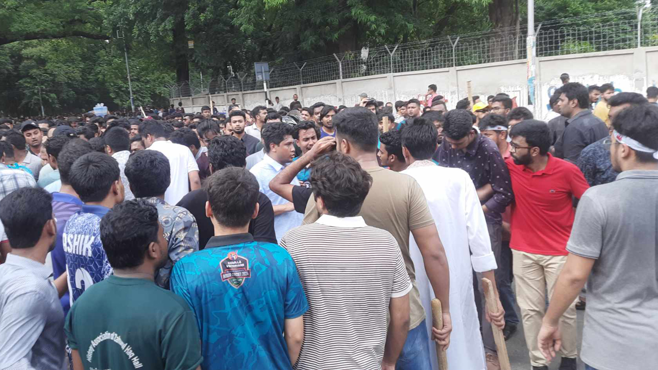 ছাত্রলীগের দখলে ঢাবি