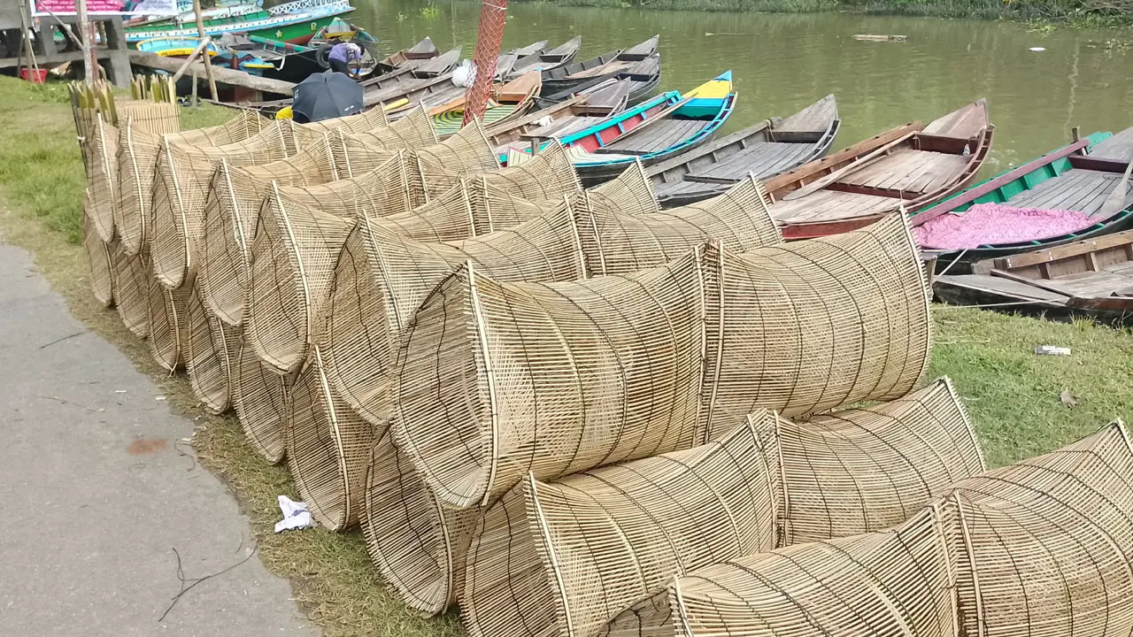 মাছ ধরার চাঁইয়ের জমজমাট হাট