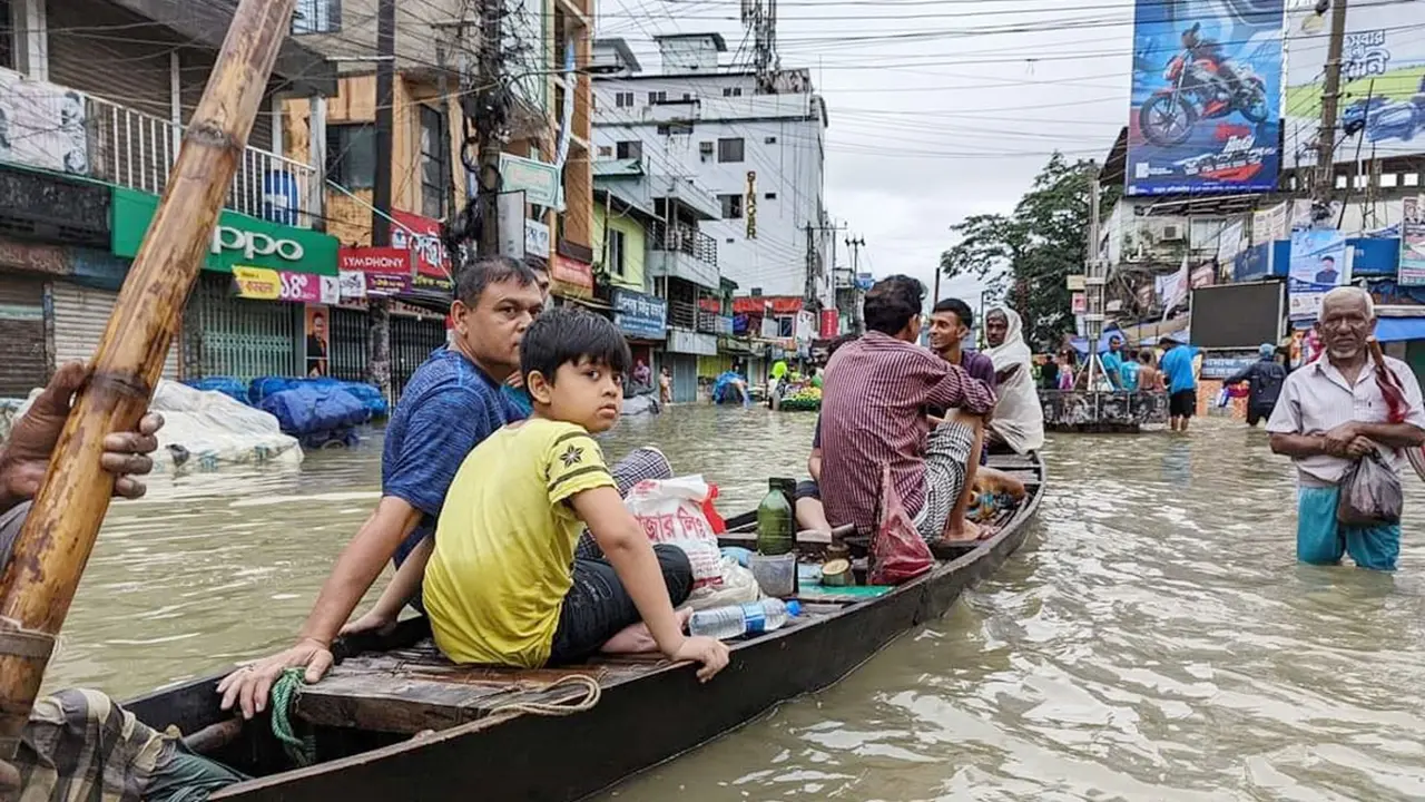 বিপৎসীমার ওপরে ৫ নদীর পানি, ধেয়ে আসছে বন্যা