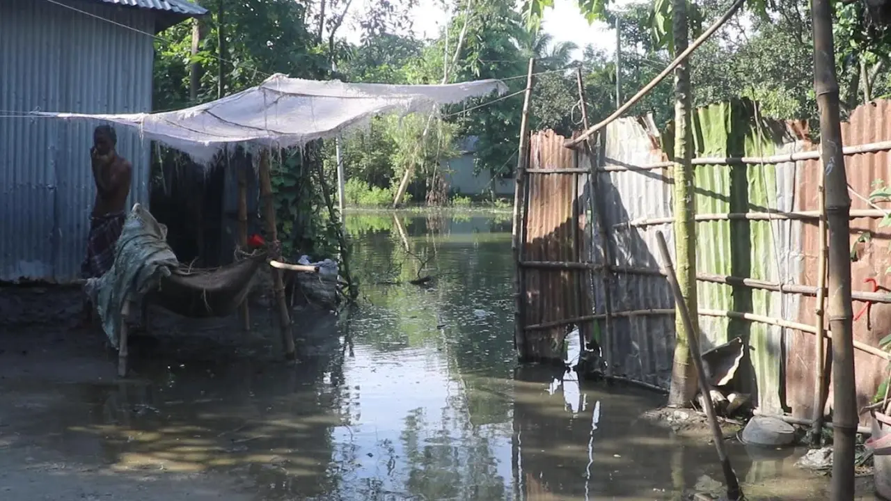 গাইবান্ধায় বন্যা পরিস্থিতির উন্নতি, দুর্ভোগ কমেনি বানভাসিদের