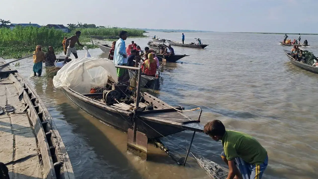 গাইবান্ধায় কমছে নদ নদীর পানি, সার্বিক বন্যা পরিস্থিতির উন্নতি