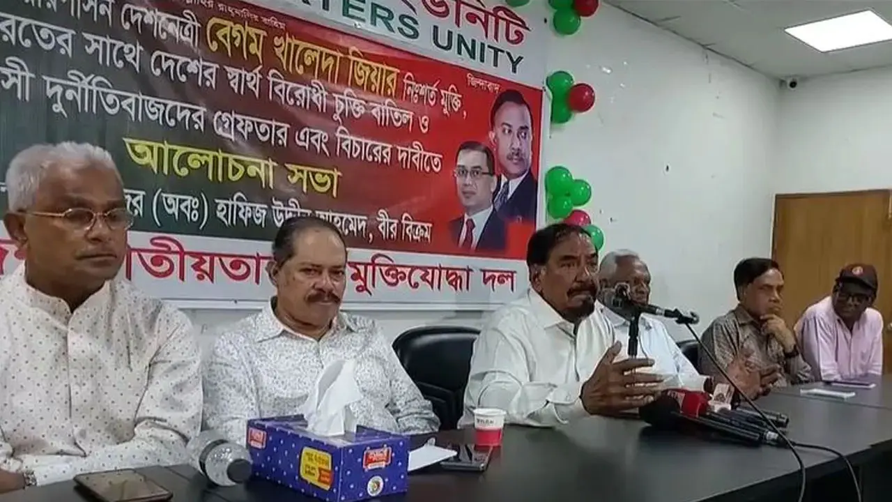 কোটা আন্দোলন সফল হলে গণতন্ত্রের জন্য লড়তে হবে : মেজর হাফিজ