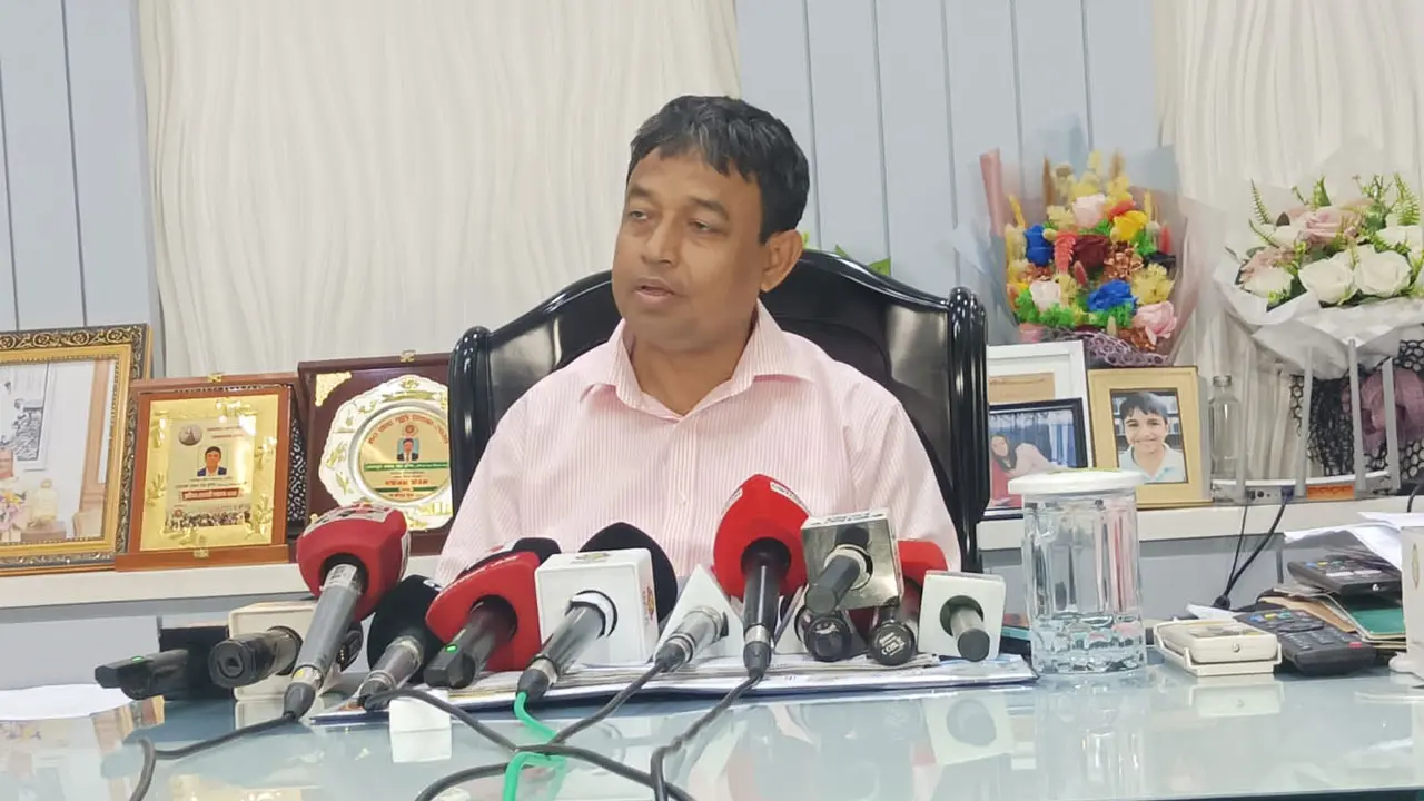 সিসিটিভি ফুটেজ দেখে সেতু ভবনে আগুন-লুটপাটে জড়িতদের ধরা হচ্ছে