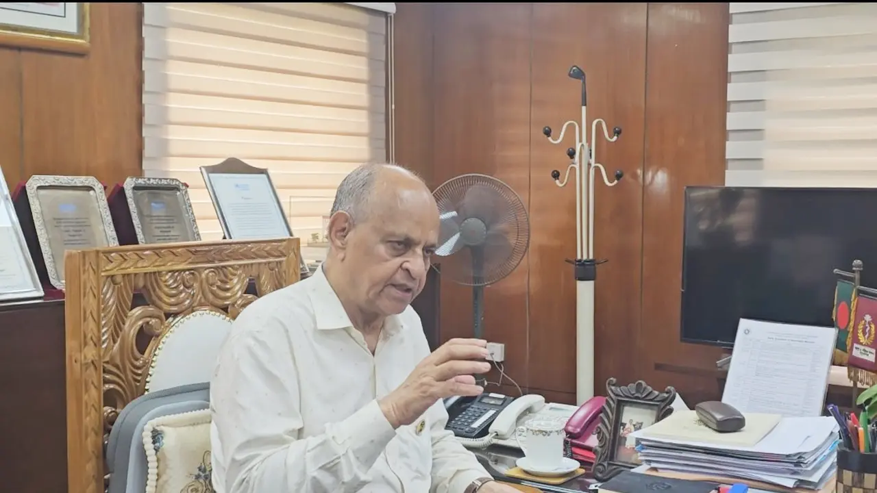 ‘এমপি-মন্ত্রীরা দেশে চিকিৎসা নিলে সাধারণ মানুষের আস্থা ফিরবে’