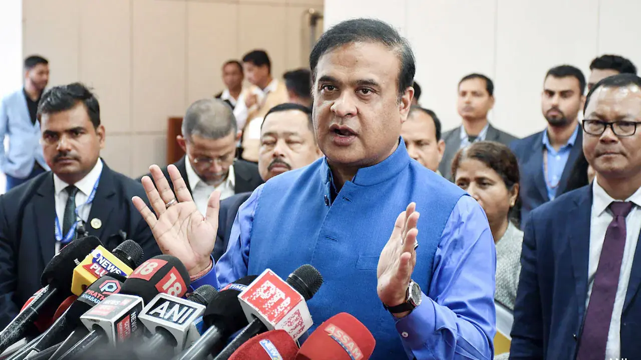 আসামের জনসংখ্যার ৪০ শতাংশ মুসলিম, ‘জীবন-মরণ’ সংকট দেখছেন হিমন্ত