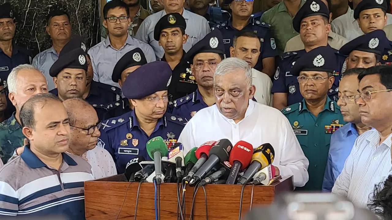 আন্দোলনরত ছাত্রদের নিয়ন্ত্রণ বিএনপি-জামায়াতের হাতে