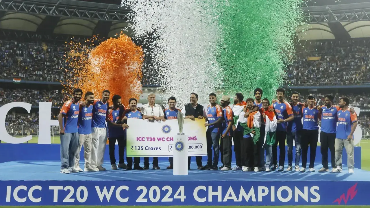 পুরস্কারের ১২৫ কোটির কতটা পেলেন রোহিত-বিরাটরা?