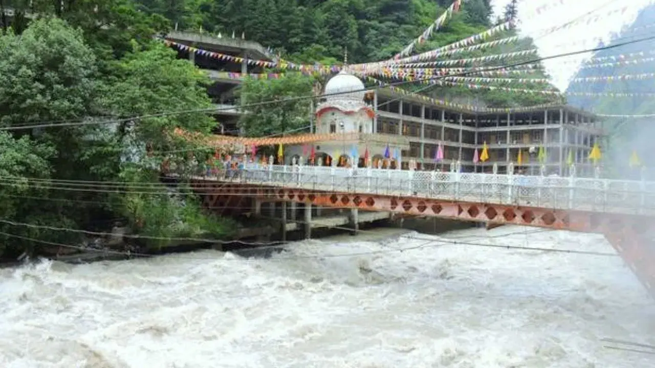 ভারতের যেসব জায়গায় পর্যটকদের থাকা-খাওয়া সম্পূর্ণ ফ্রি