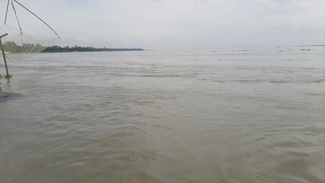 সিরাজগঞ্জে বিপৎসীমার ৩৮ সেন্টিমিটার ওপরে যমুনার পানি 