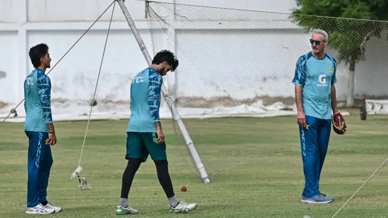 পাকিস্তানকে অস্ট্রেলিয়া-ইংল্যান্ডের মতো বানাতে চান গিলেস্পি