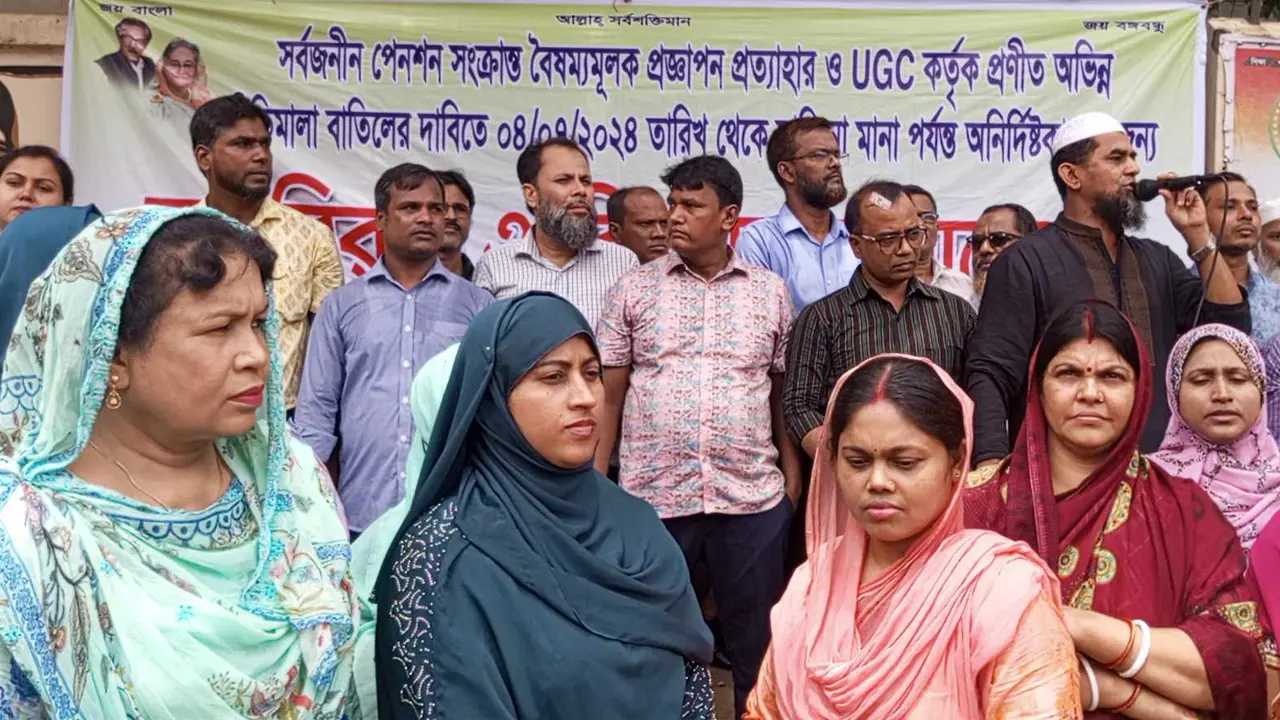 শিক্ষকরা ফিরলেও ক্লাসের তালা খুলবেন না জবির কর্মকর্তা-কর্মচারীরা
