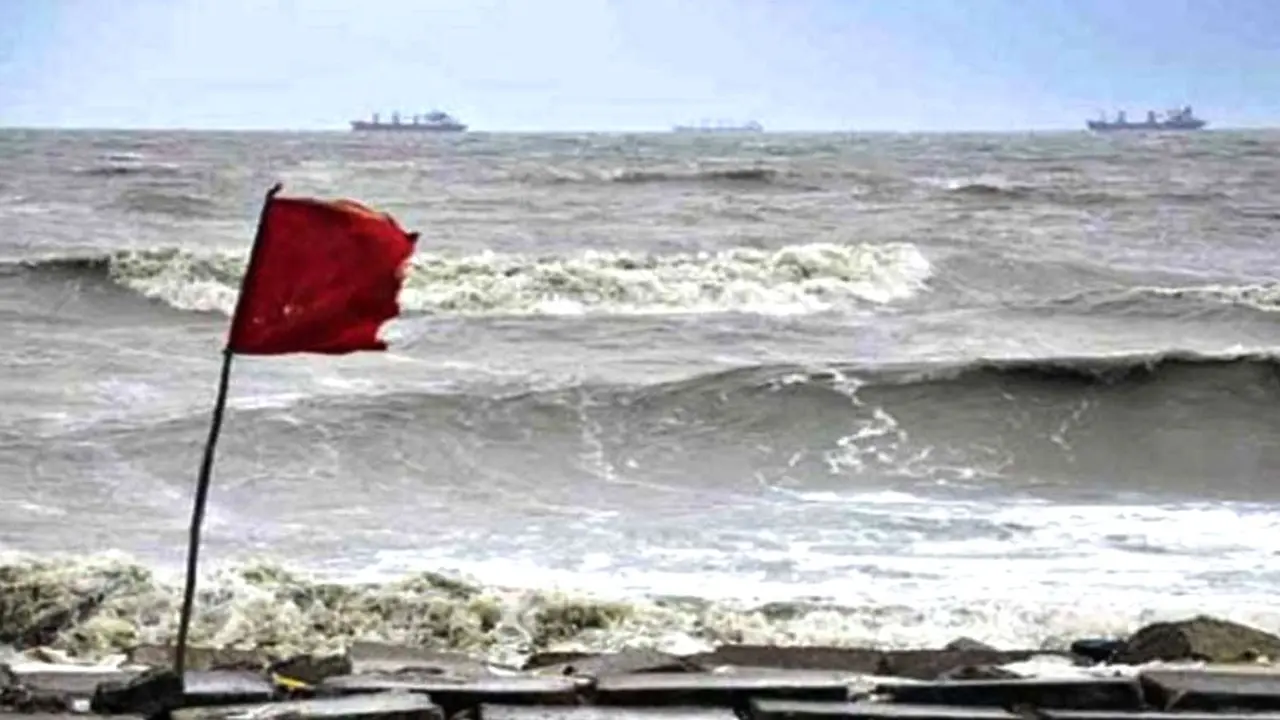 চার সমুদ্রবন্দরে ৩ নম্বর সংকেত