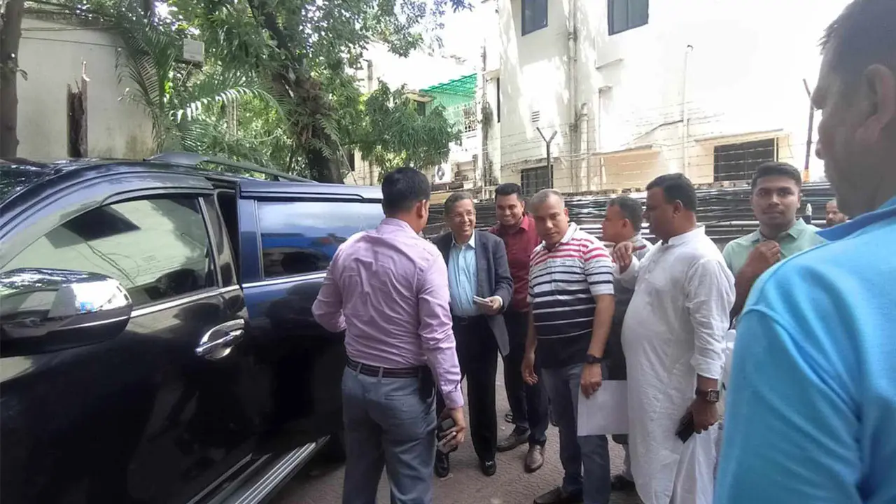 হঠাৎ মন্ত্রী-প্রতিমন্ত্রীদের নিয়ে রুদ্ধদ্বার বৈঠকে ওবায়দুল কাদের