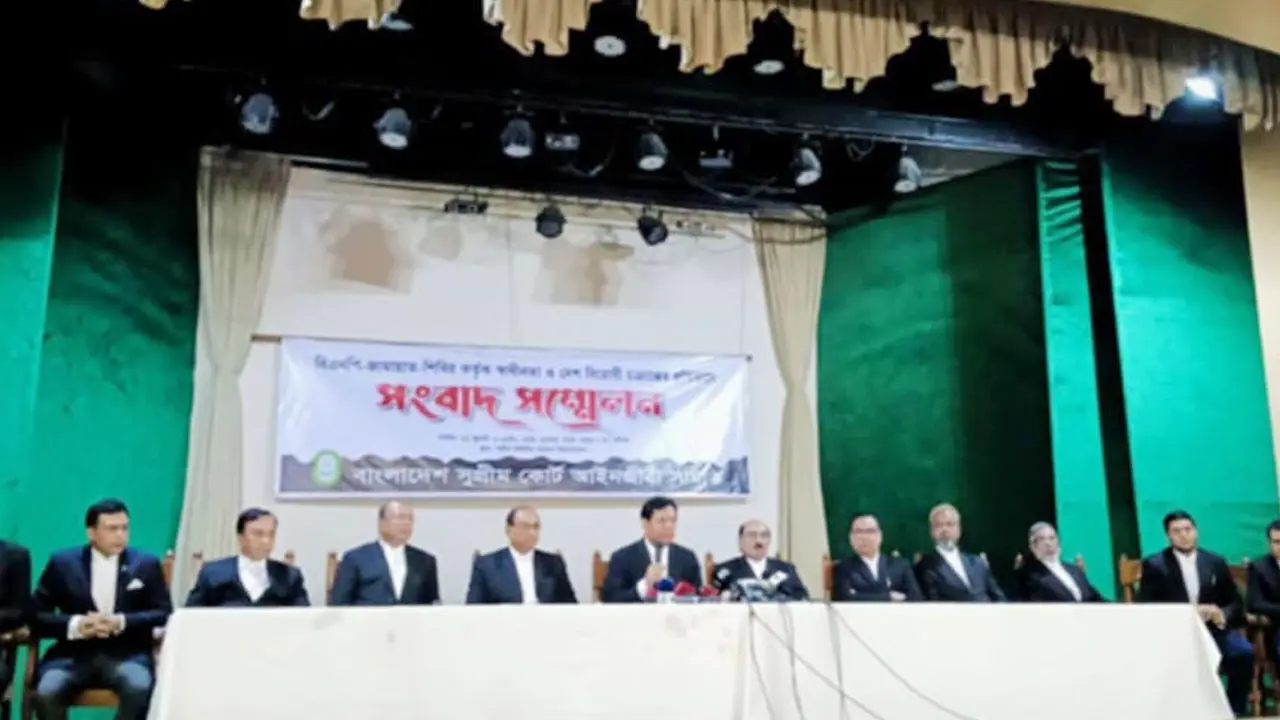 আন্দোলনের পক্ষে-বিপক্ষে সুপ্রিম কোর্টে পাল্টাপাল্টি সংবাদ সম্মেলন