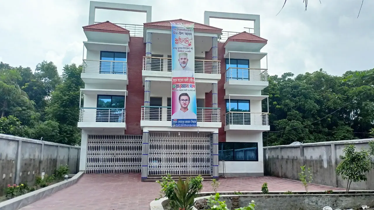 এলাকায় ‘দানবীর’ হিসেবে পরিচিত আবেদ আলী 