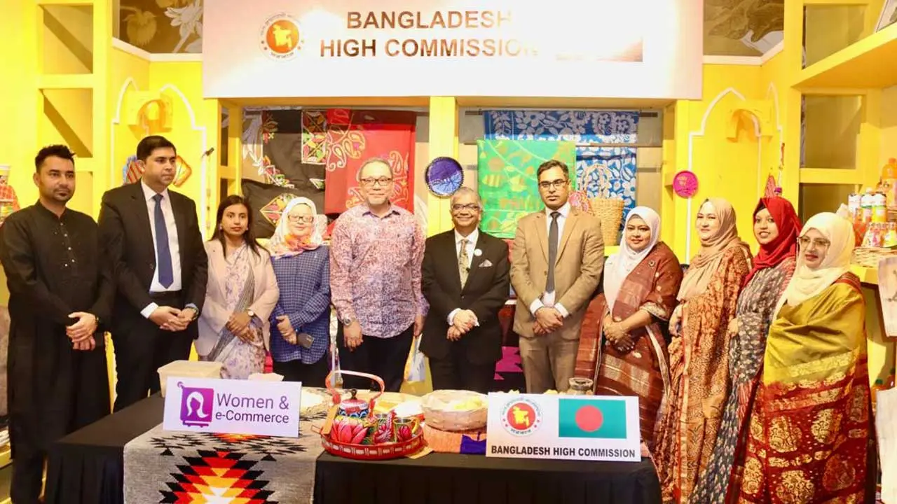 মালয়েশিয়া ও প্রবাসী আর্ট মেলায় প্রথমবারের মতো বাংলাদেশের অংশগ্রহণ