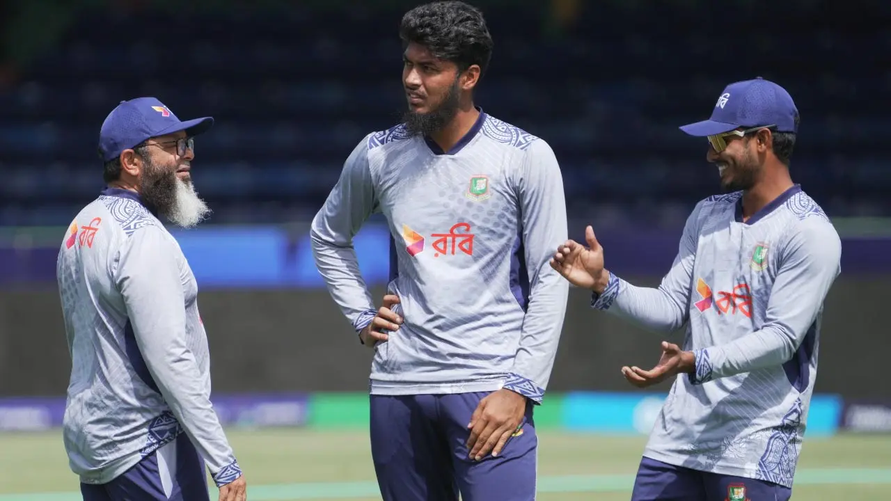 বাংলাদেশের কোচ হিসেবে থাকছেন না মুশতাক?