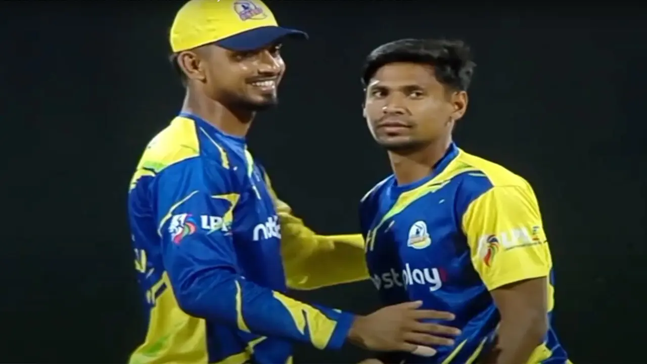 মুস্তাফিজের দারুণ বোলিংয়েও হারল ডাম্বুলা