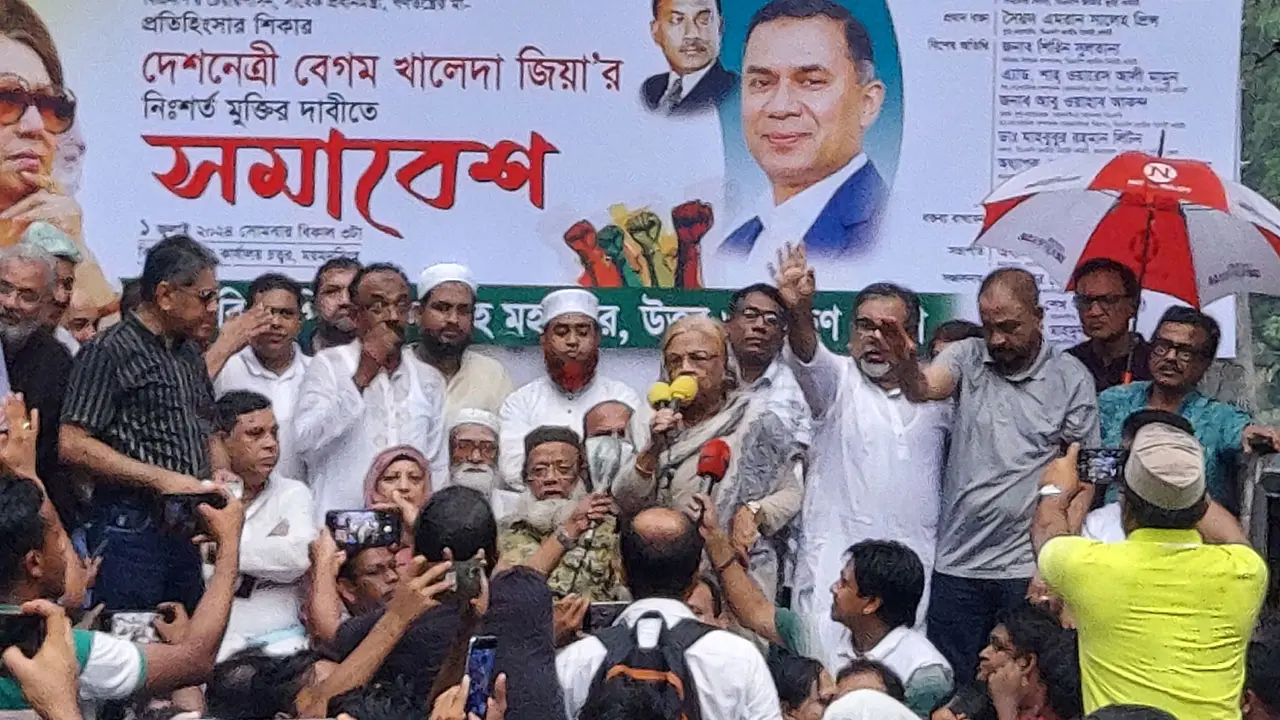 আরেকটি দেশের সহায়তায় সরকার ক্ষমতায় টিকে আছে : সেলিমা রহমান