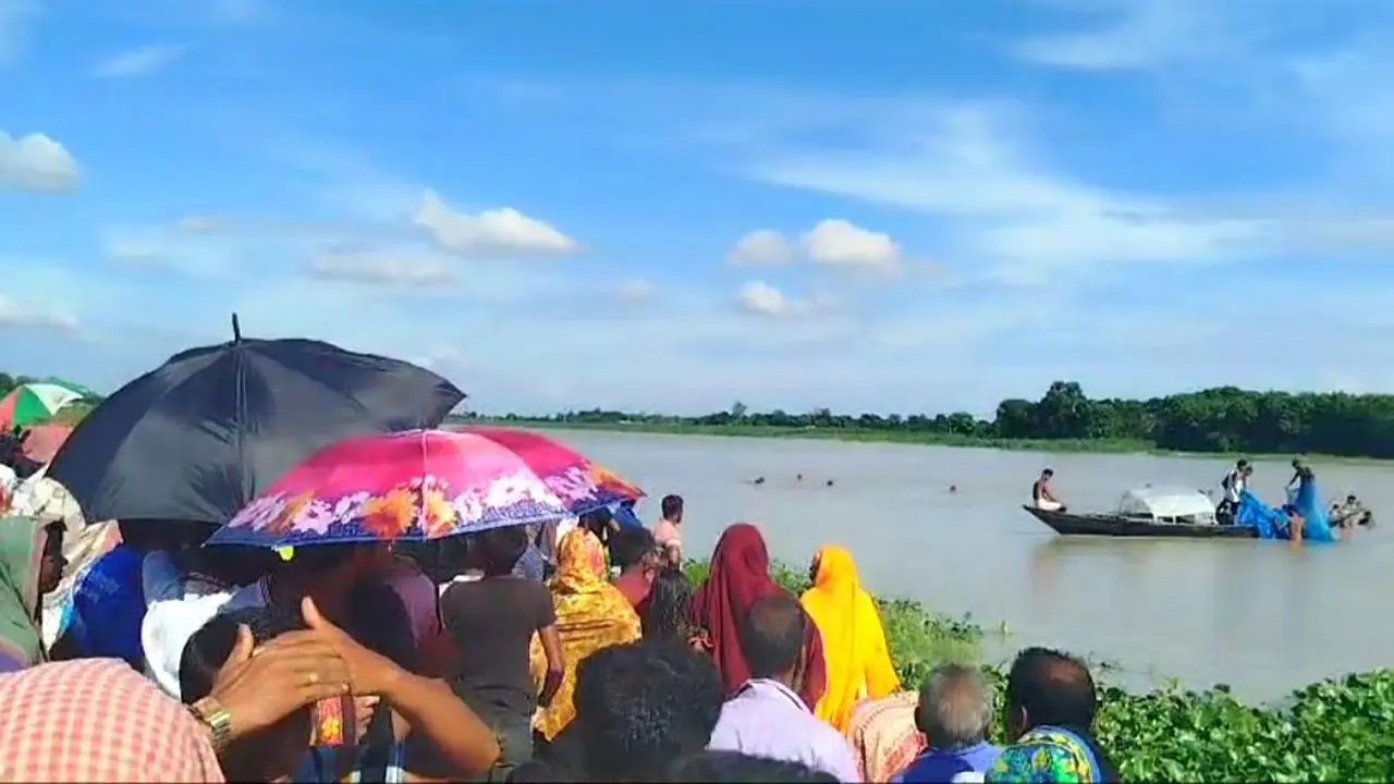 নাটোরে পদ্মায় গোসলে নেমে দুই ভাইসহ তিন শিশু নিখোঁজ