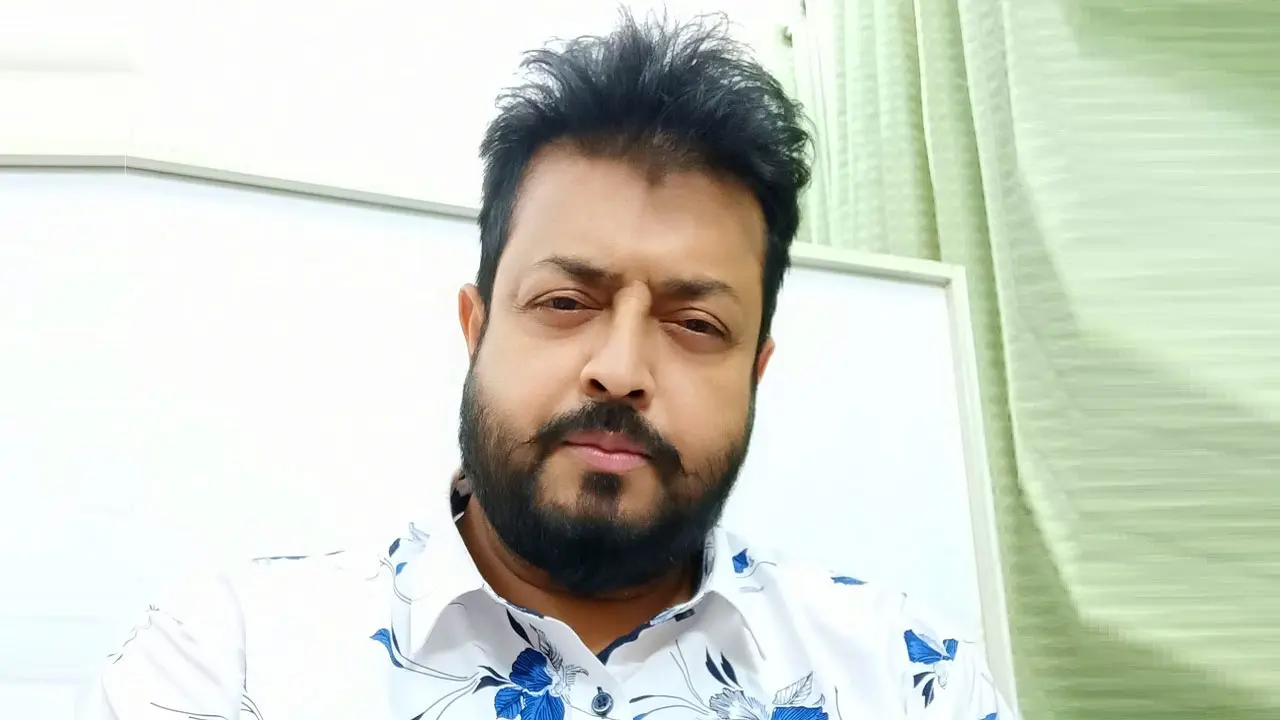 রাতে হুমকির পর দিনে মামলা করলেন ওমর সানী